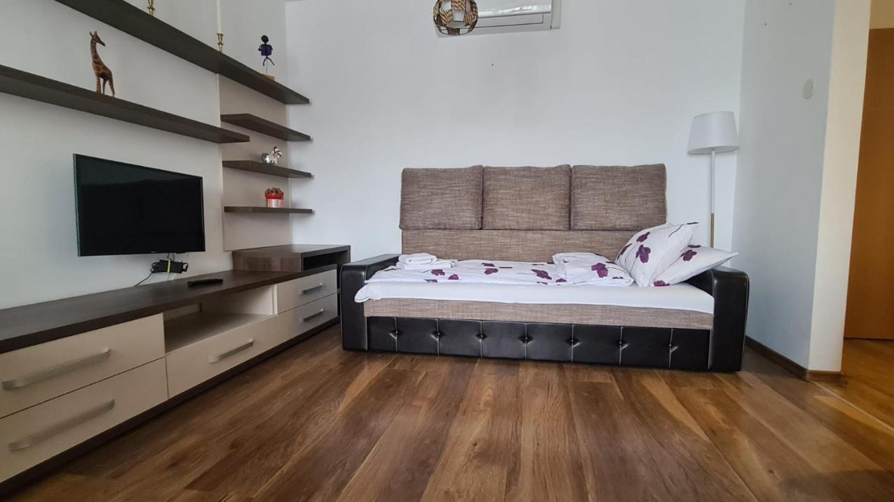 Apartament Mirubias Apartman Brassó Kültér fotó